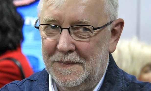 Sąd nakazał przedstawienie zarzutu byłemu prezesowi TK