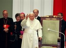 W czasie pielgrzymki w 1999 roku Jan Paweł II odwiedził polski Parlament.
