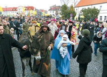 W przygotowanie płockiego korowodu włączają się różne instytucje, a organizacją wiodącą jest Stowarzyszenie Rodzin Katolickich