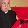 Biskup Andrzej F. Dziuba otrzymał od zakonu maltańczyków  Wielki Krzyż „Pro Piis Meritis”