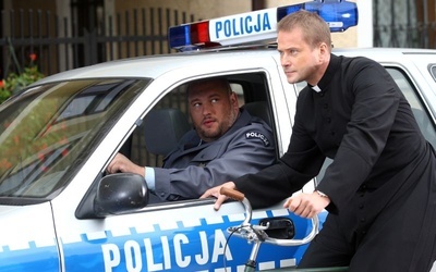 Policjanci i księża wołają - odblaski ratują życie