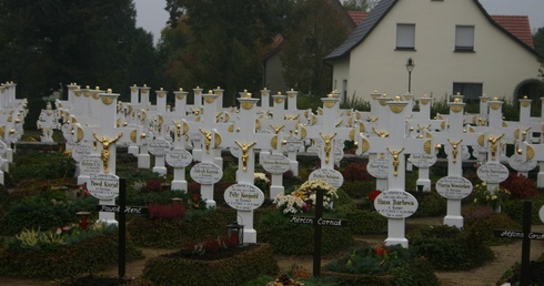 Biały cmentarz w serbołużyckiej Ralbicy