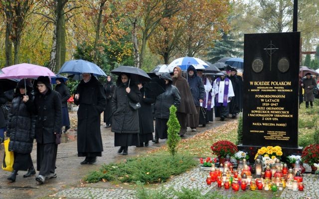 Uroczystości na cmentarzu w Gorzowie Wlkp.