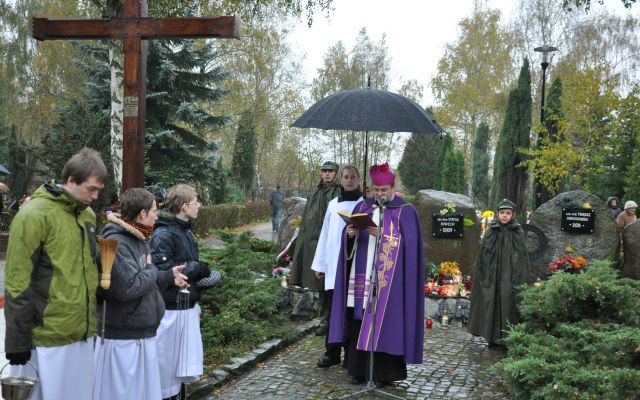 Uroczystości na cmentarzu w Gorzowie Wlkp.