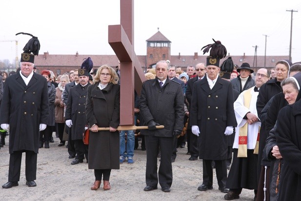 Droga Krzyżowa wyruszyła spod Bramy Śmierci