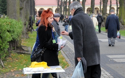 Cenne złotówki z cmentarzy