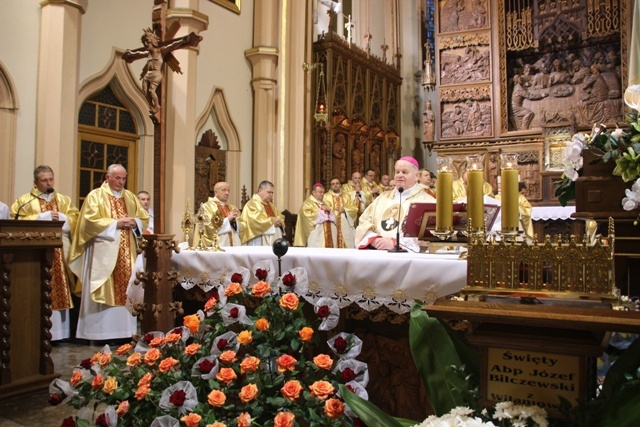 Uroczystość ogłoszenia sanktuarium św. Józefa Bilczewskiego w Wilamowicach