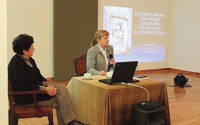 Izabella Wójcik-Kühnel z Muzeum Górnośląskiego i Bożena Kubit z Muzeum w Gliwicach
