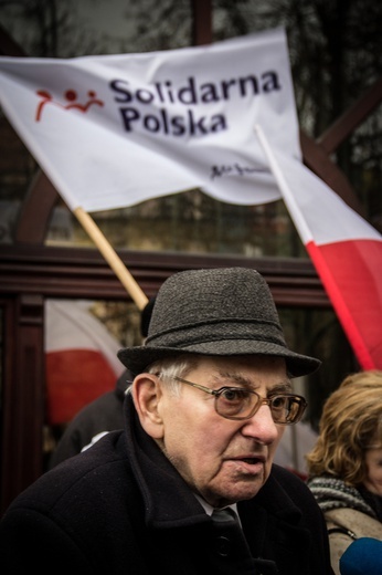 Kuroń niegodny ulicy