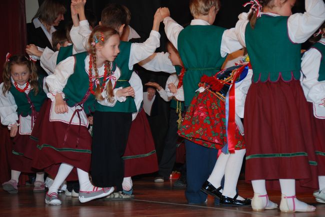 Patriotyczne występy przedszkolaków 