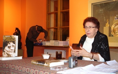 Prof. Dorota Simonides