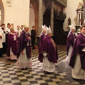 Eucharystia za zmarłych biskupów