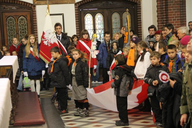 Marsz Niepodległościowy na osiedlu Karłowice-Różanka