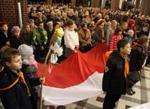 Marsz Niepodległościowy na osiedlu Karłowice-Różanka