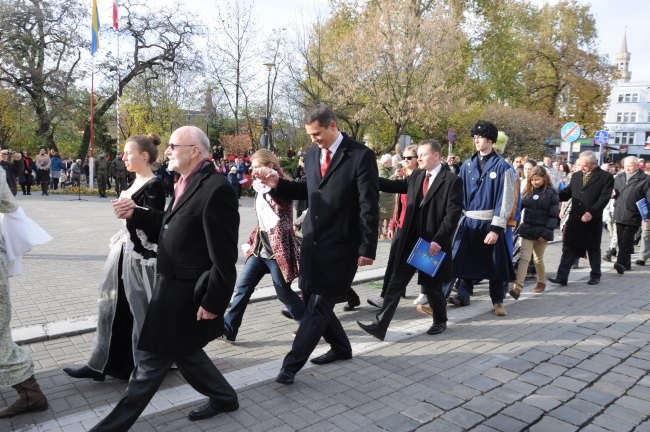 Polonez w Święto Niepodległości