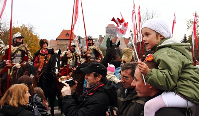 W zamyśle organizatorów gdańska Parada Niepodległości ma łączyć, a nie dzielić. Tegoroczne wydarzenie odbyło się w miłej atmosferze.  