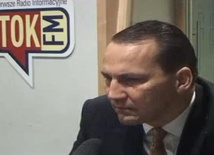 Sikorski mówi o zamachu w Smoleńsku