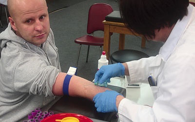 Pobranie próbki krwi może w przyszłości uratować komuś życie