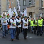 Protest związkowców przed Śląskim Urzędem Wojewódzkim