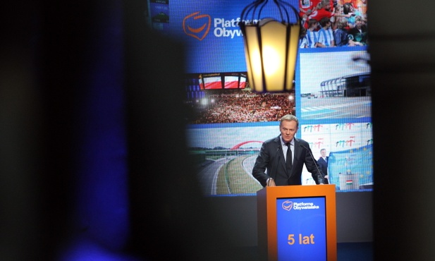 Donald Tusk broni zwolenników aborcji