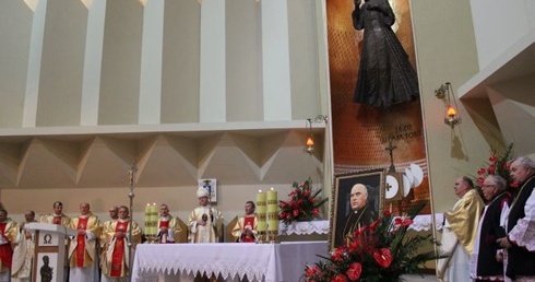 Kardynała Kakowskiego wspominano i modlono się za jego duszę w kościele pw. Chrystusa Miłosiernego w Ciechanowie