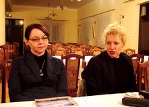  Dorota Jaworska (z prawej) zachęcała do pisania o Polsce 