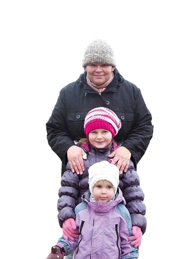 Anna Baranowska stara się zapomnieć o koszmarze sprzed lat. Założyła rodzinę,  ma dwie wspaniałe córki Bognę i Klarę