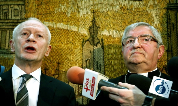 Religia w szkole: Rząd nadal przy swoim