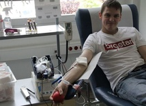 Oddanie krwi kosztuje jedynie trochę poświęconego czasu, a daje niezwykłą satysfakcję z ratowania życia