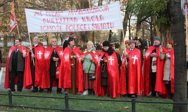 Chrystus nie potrzebuje jakiejkolwiek formy intronizacji - piszą biskupi polscy