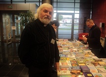 Ks. prof. Aleksander Posacki uważa, że w świecie wykreowanym przez Stephenie Meyer dochodzi do relatywizacji pojęć dobra i zła 