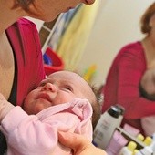  Rząd proponuje wydłużenie płatnego urlopu macierzyńskiego do roku