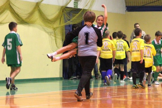 Turniej piłki nożnej ministrantów i lektorów w Rawie Mazowieckiej