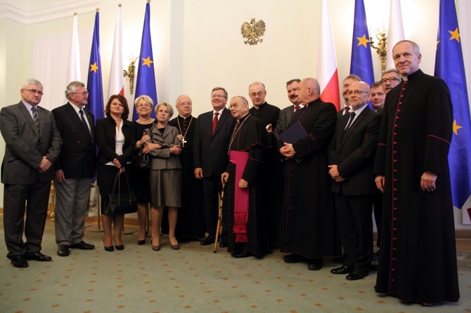 Łowicka bazylika uhonorowana w Pałacu Prezydenckim