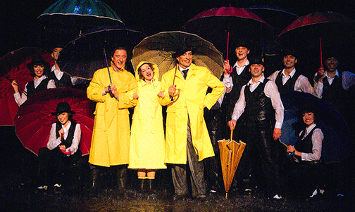 Wesoła, roztańczona i kolorowa produkcja  jest także…