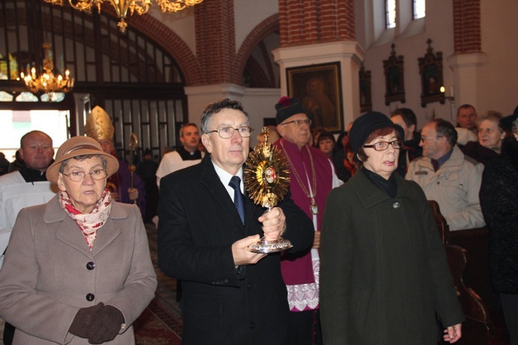 Instalacja relikwii bł. ks. Jerzego Popiełuszki w Strzelcach