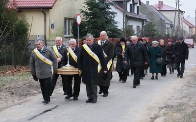 Papieski znak w parafii 