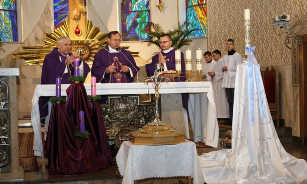 Papieski znak w parafii 