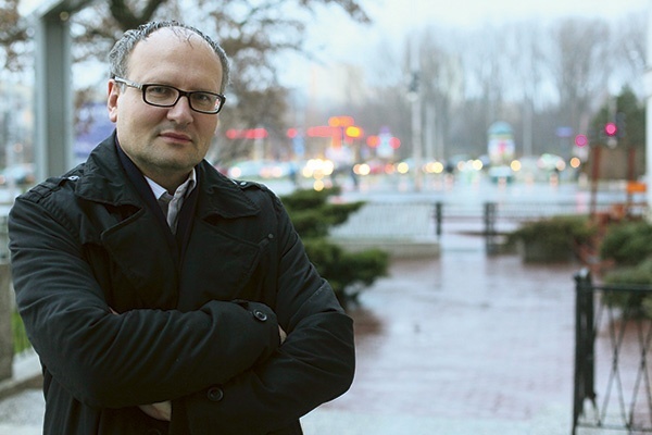  Paweł Lisicki w latach 2006–2011 pełnił funkcję redaktora naczelnego dziennika „Rzeczpo-spolita”, a w latach 2011–2012 redaktora naczelnego tygodnika „Uważam Rze”