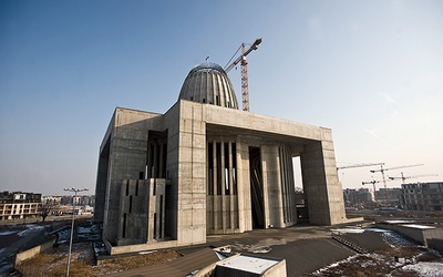  Świątynia Opatrzności Bożej jest już zbudowana do zaplanowanej przez architekta wysokości