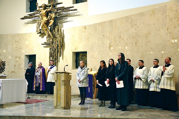  Katolicka i ewangelicka młodzież modliła się w Opolu o wiarę i pokój