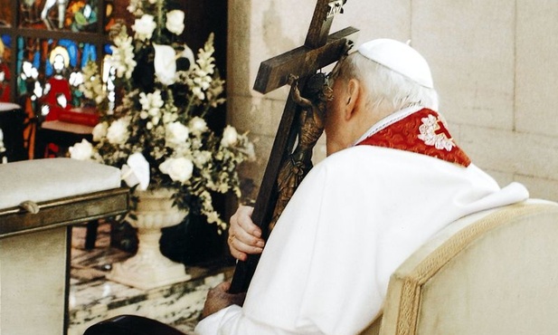 Krzyż Jana Pawła II zakończył peregrynację