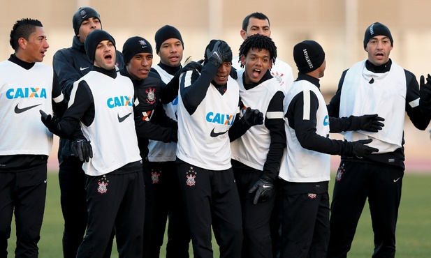 Wesoło w Corinthians 