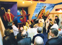  Osadzeni sami stworzyli kaplicę swojego patrona  – św. Mikołaja z Miry