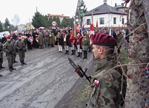 Hołd pamięci kpt. Henryka Flamego oddali współcześni żołnierze Wojska Polskiego