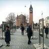  Wystawę  na pl. Kościuszki, przypominającą ofiary stanu wojennego,  obejrzało wielu sochaczewian