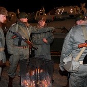 Rekonstrukcje przypomiają klimat na ulicach stolicy w grudniu 1981 r.