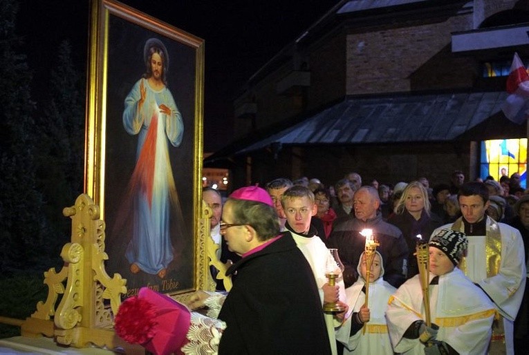 Peregrynacja obrazu Jezusa Miłosiernego w parafii pw. NMP Królowej Polski w Głogowie