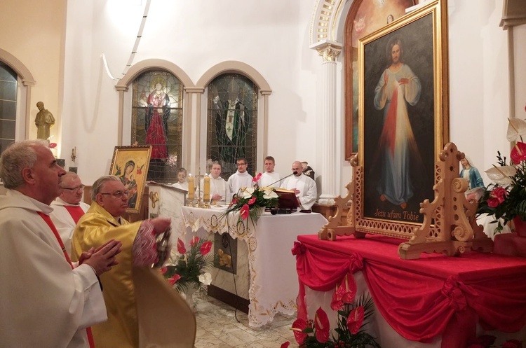 Peregrynacja obrazu Jezusa Miłosiernego w parafii pw. św. Maksymiliana Marii Kolbe w Głogowie