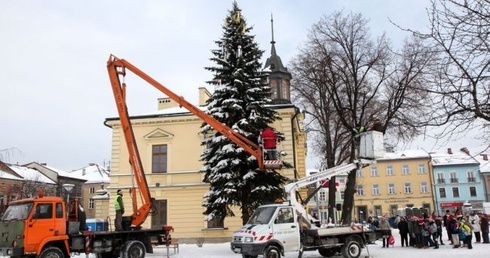 Mali górale ubrali miejską choinkę